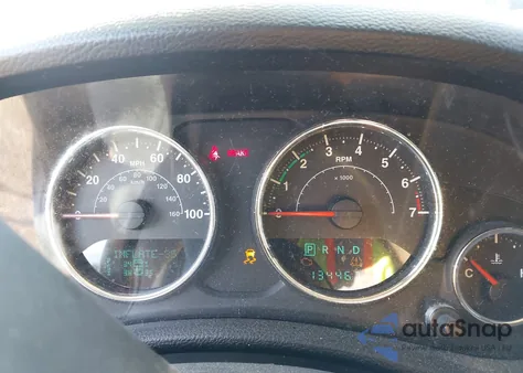 2014 Jeep Wrangler Unlimited Sahara z USA, uszkodzony, nr VIN 1C4BJWEG3EL137907